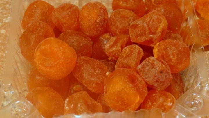 آلو بخارا زرد با طعم ملایم و رنگ اشتها آور